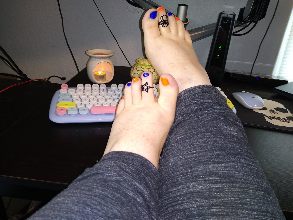 FreckledFatFeet's tweet photo. @ImperialGoddes2 I went with a seasonal mix-up. https://t.co/vP3qXJlYXc
