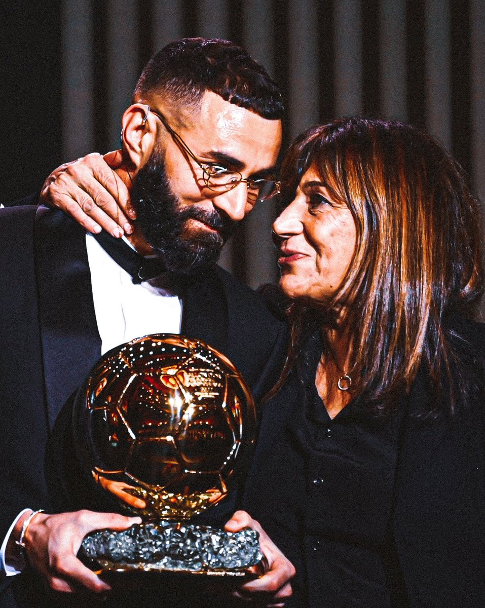 futbol_snaps's tweet photo. #BallonDor - @Benzema ✨

Believe. Nothing is Impossible.

#Benzema #KarimBemzema https://t.co/O5U8mkskKV