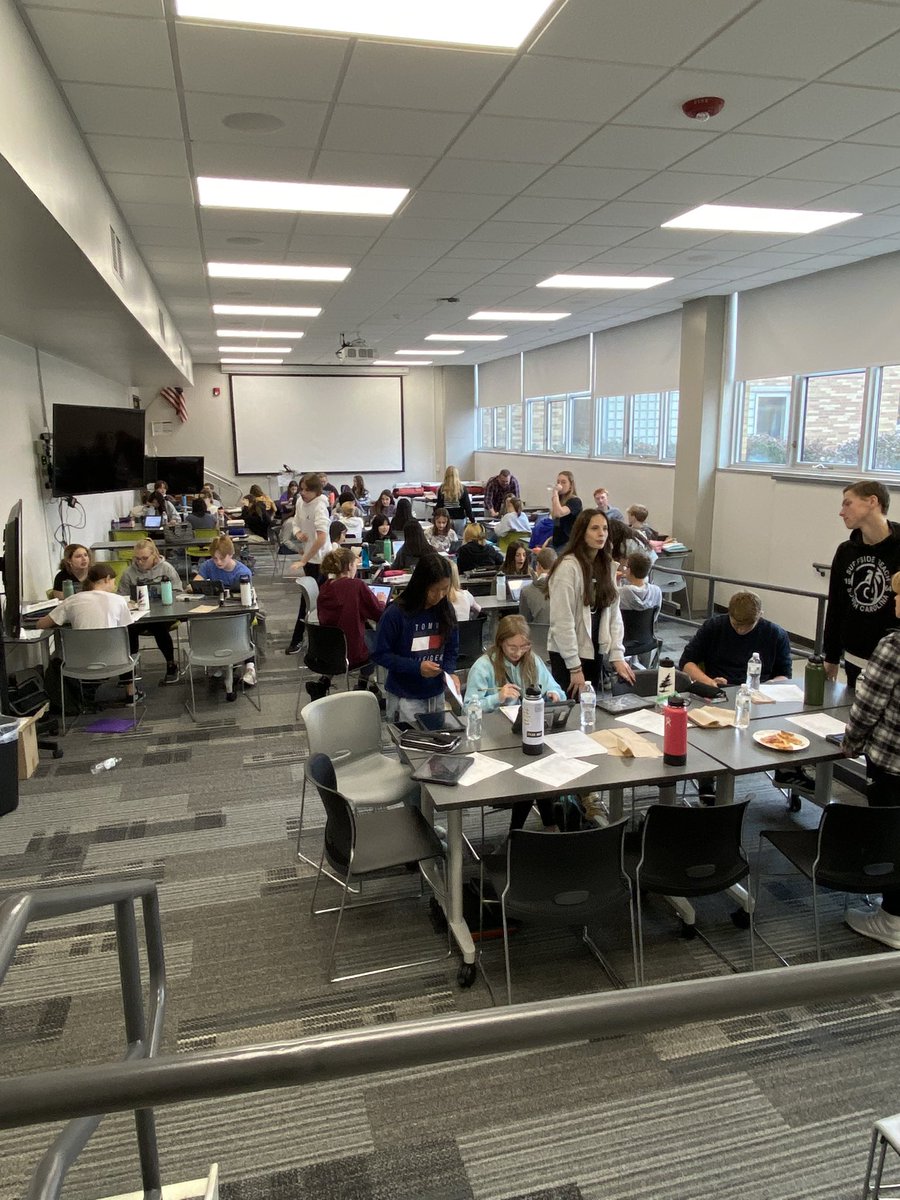 ms_long08's tweet image. DCE JH students are working hard to prepare for #KidsVoteUSA Marathon County. It’s going to be a great experience and event later this week. #everestpride @mrnerdstrom @Chad37us @ms_long08