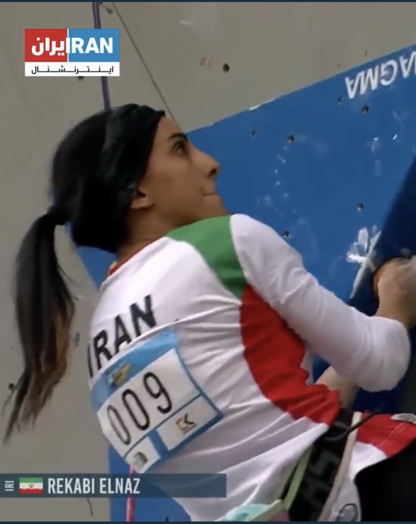 Gestern nahm die iranische Sportlerin #ElnazRekabi beim Wettkampf in #Seoul ab. Heute ist sie spurlos verschwunden. Leute aus ihrem Umfeld sagen, dass ihr das Regime Handy und Passport abgenommen hat. Sie braucht jetzt den Schutz der Weltöffentlichkeit - ihr Leben ist in Gefahr!
