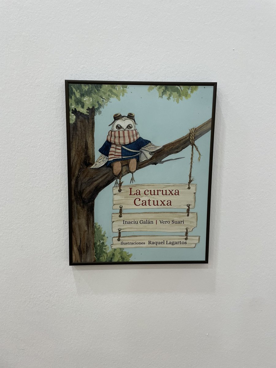 ¡Qué ilusión ver la esposición del llibru de Vero Suari y míu, La <a href="/CuruxaCatuxa/">La curuxa Catuxa</a> qu’entamó la Oficina de Normalización <a href="/LlinguaXixon/">Oficina de Normalización Llingüística de Xixón</a>! Podéis vela nel Vieyu Institutu Xovellanos de Xixón. <a href="/Culturagijon/">Cultura Gijón /Xixón</a>