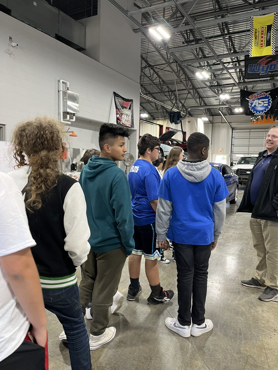 Bingham AVID students at Herndon Career Center@isd_avid #Bearsrising