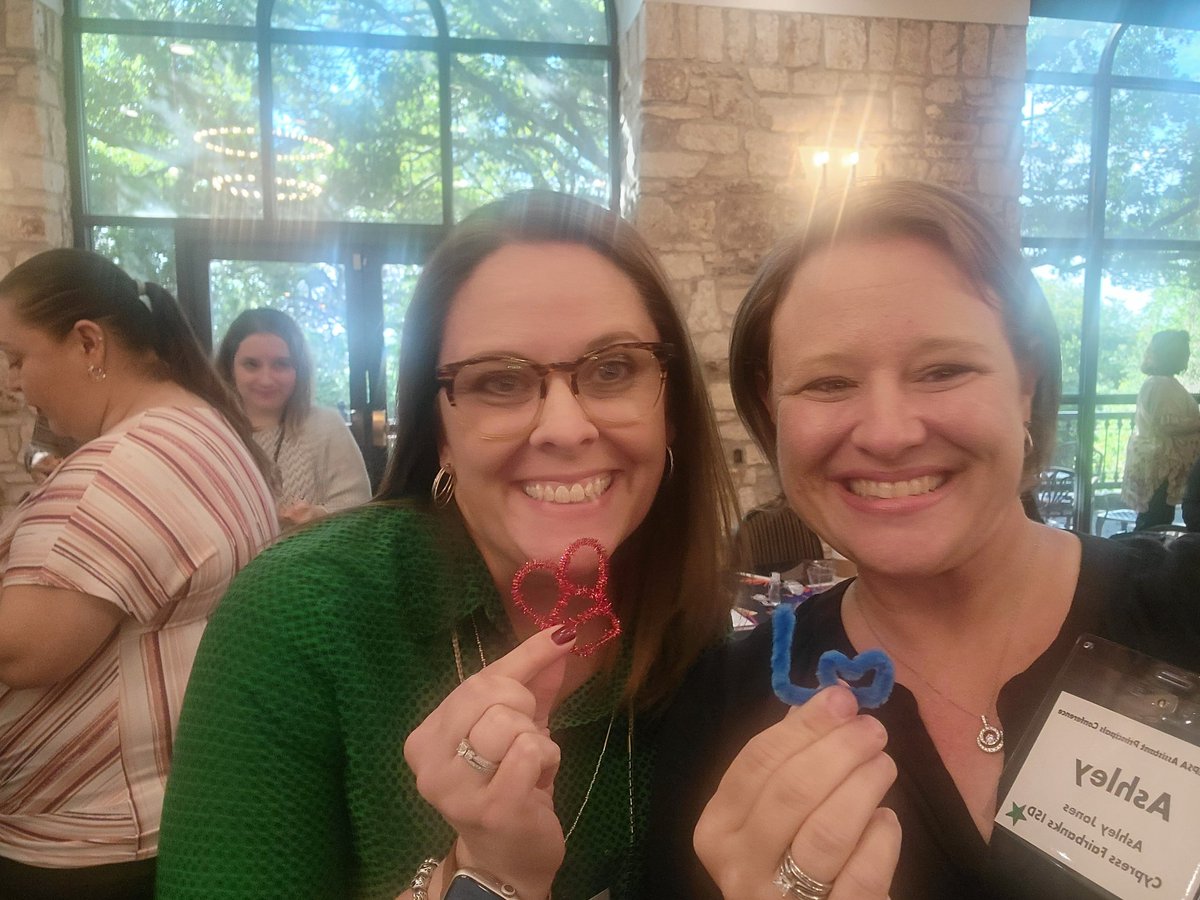 Ashley Jones tweet media