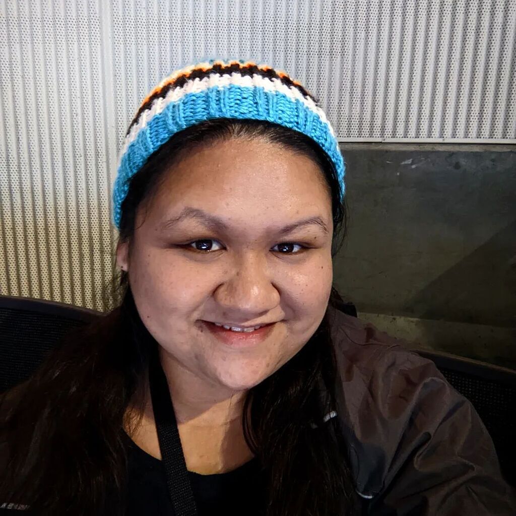 annaangela's tweet photo. First game. Lots of new players. We....lost 🙃 But it was exciting and fun. And we got free fanny packs 🦈🏒

@sanjosesharks @crashadamsmusic 🎶 https://t.co/Uij6kNpizB https://t.co/hyeMEfZ7I9