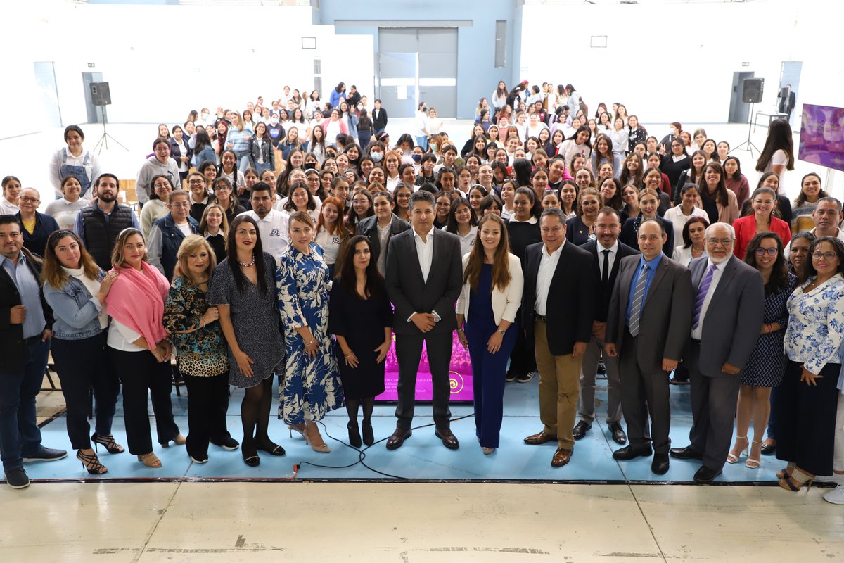 JCFloresMiramon's tweet photo. Felicito a toda la comunidad educativa de la Escuela Normal para Educadoras de Guadalajara, quienes hoy celebraron el 43 aniversario de esta importante institución, arrancando con una semana cultural. ¡Enhorabuena! https://t.co/Z1nqu45LEc