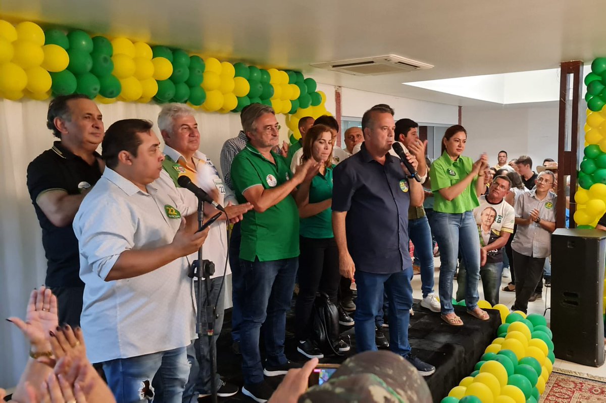 rogeriosmarinho's tweet photo. Continuando nossa incursão pelo querido Ceará, estamos em reunião com lideranças na cidade de Tauá. Todos confiantes e focados na vitória de 
@jairbolsonaro 🇧🇷

#CaravanaNordeste22 #BolsonaroPresidente22 https://t.co/iO3P54OuVC