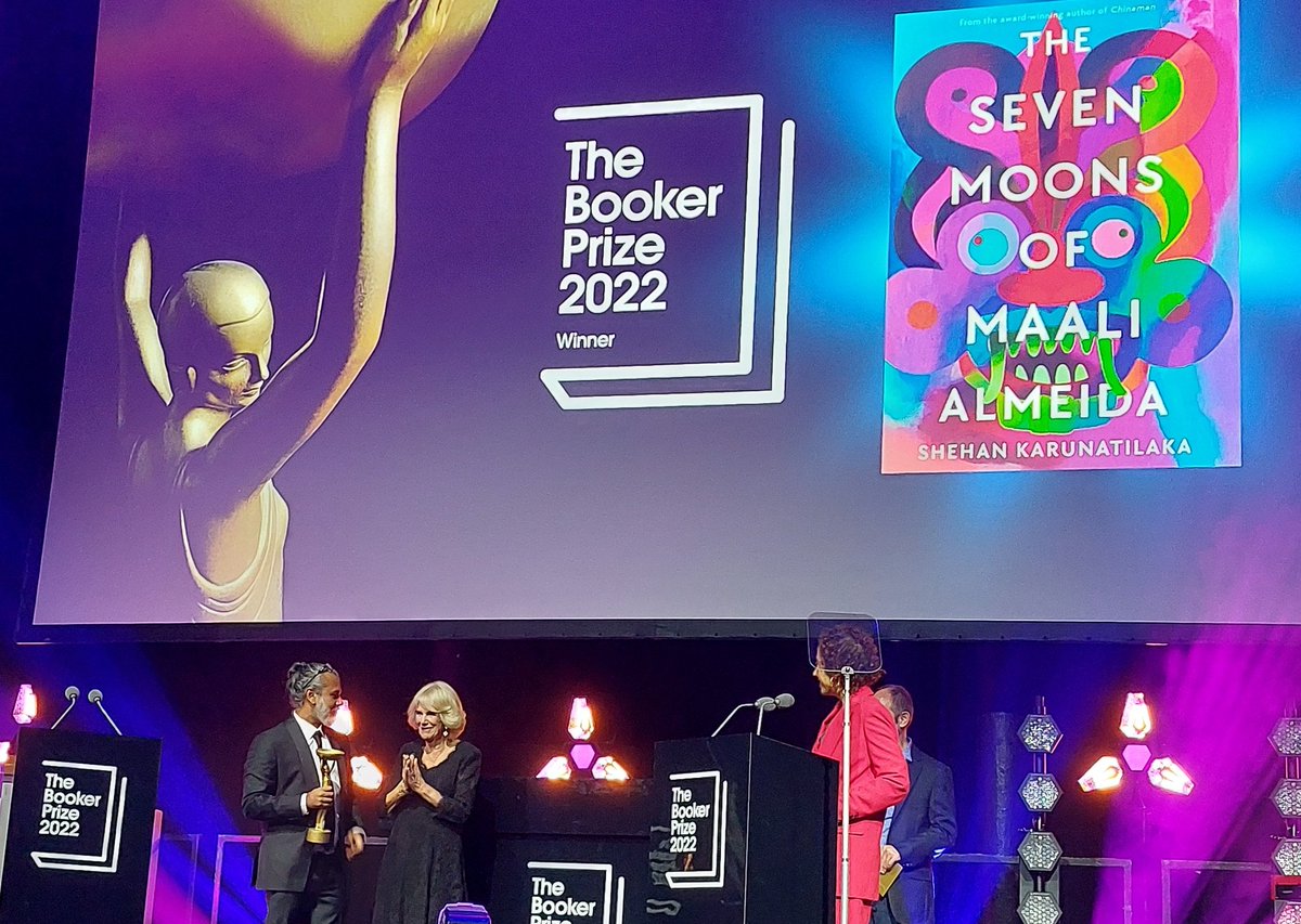 Our Royal Patron, Her Majesty The Queen Consort, presents Shehan Karunatilaka with the <a href="/TheBookerPrizes/">The Booker Prizes</a> trophy for 'The Seven Moons of Maali Almeida' 🥳 🏆👏 congratulations to all on the shortlist