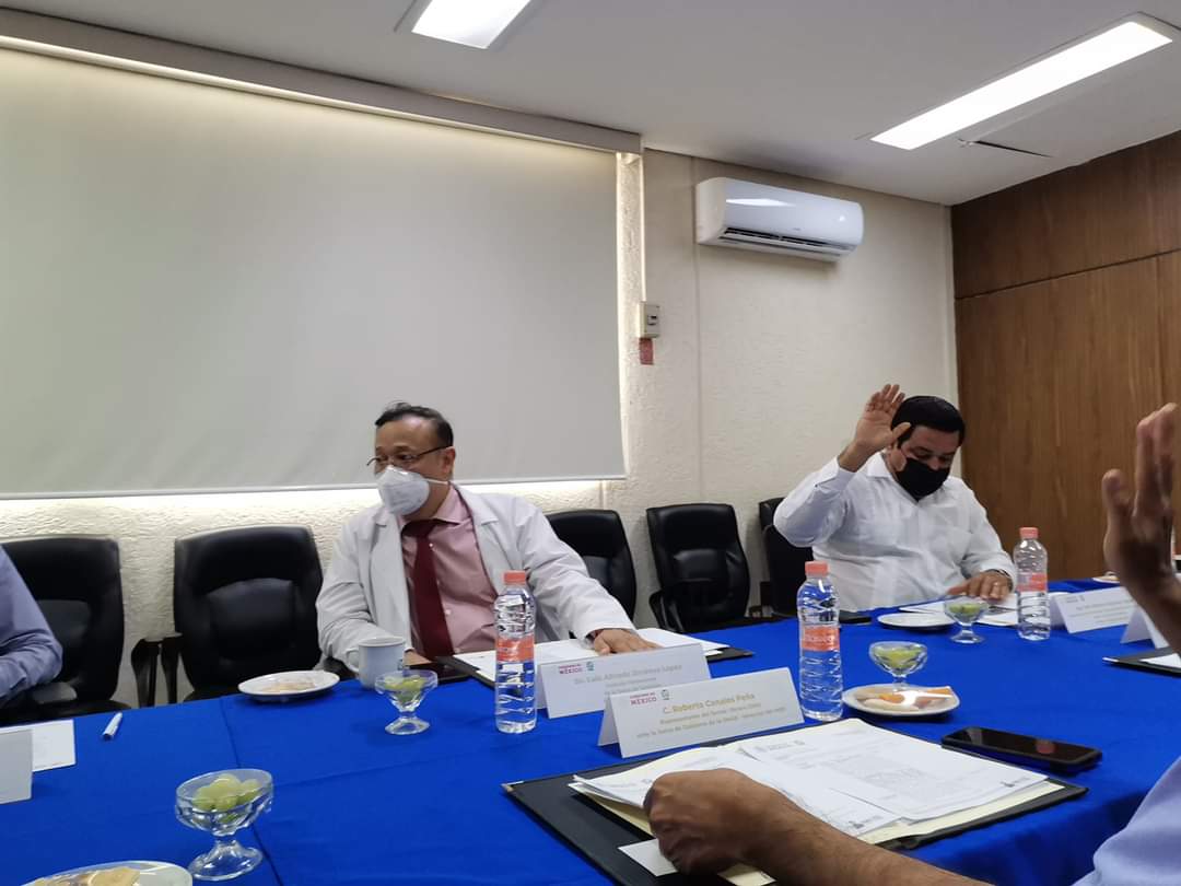 #CANACOInforma 📰
Nuestro Presidente de CANACO Servytur de Veracruz, el Ing. Edi Alberto Martínez Tejeda asistió como parte de la mesa directiva de la Junta de Gobierno en la Unidad Médica de Alta Especialidades (UMAE) en el Hospital de Especialidad No.14