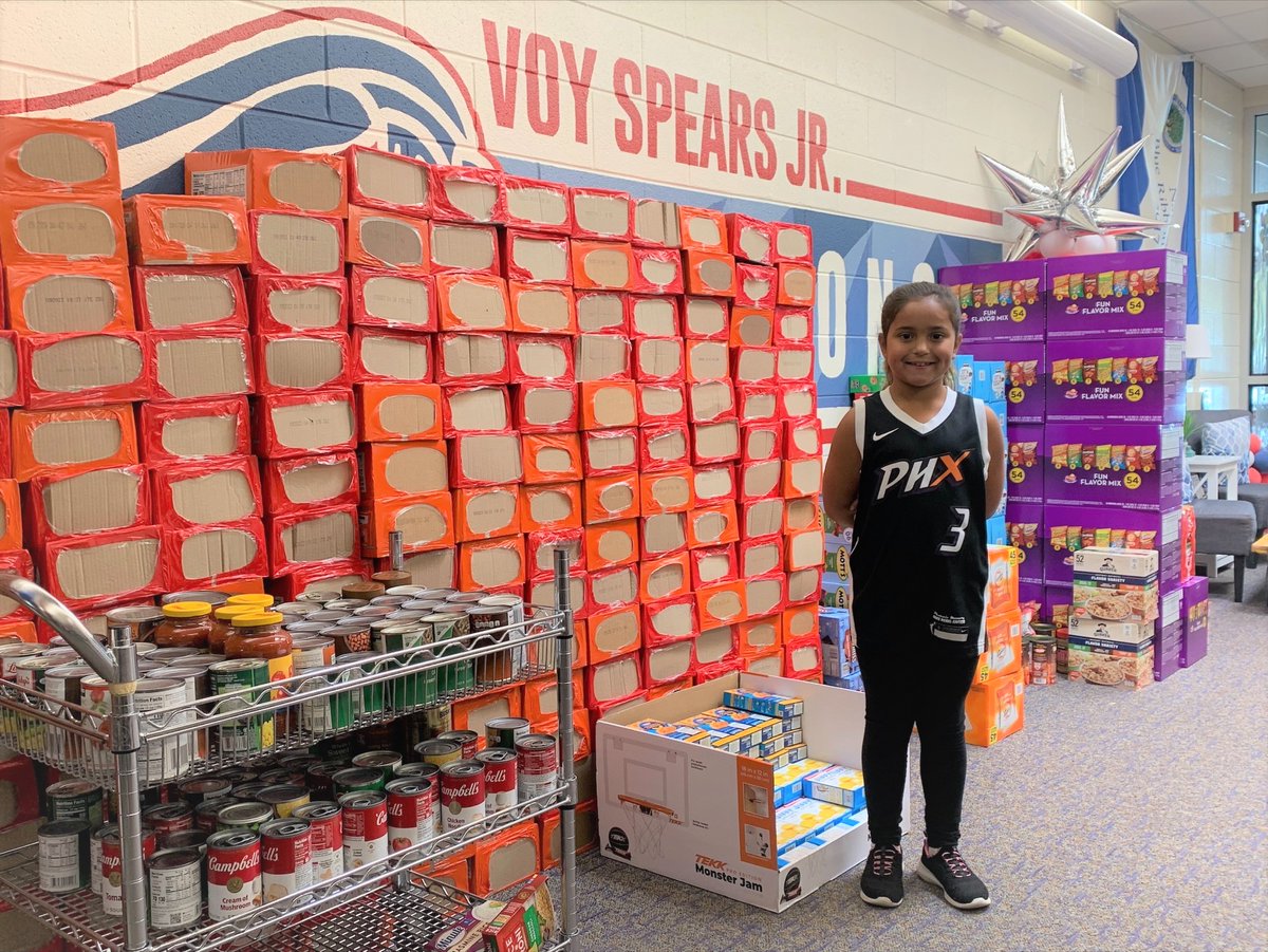 Blue Springs Schools (@bssdnews) on Twitter photo Leilani Elliott gave big for #CommunityUnityWeek & helping those in our community who need it most. The <a href="/bssdvse/">Voy Spears Jr. Elementary</a> 3rd grader donated 6,524 items! Her donation was made possible thanks to friends, family, & her own birthday money.
Way to go, Leilani & all the Falcons!
#WeAreBSSD Leilani Elliott gave big for #CommunityUnityWeek & helping those in our community who need it most. The <a href="/bssdvse/">Voy Spears Jr. Elementary</a> 3rd grader donated 6,524 items! Her donation was made possible thanks to friends, family, & her own birthday money.
Way to go, Leilani & all the Falcons!
#WeAreBSSD