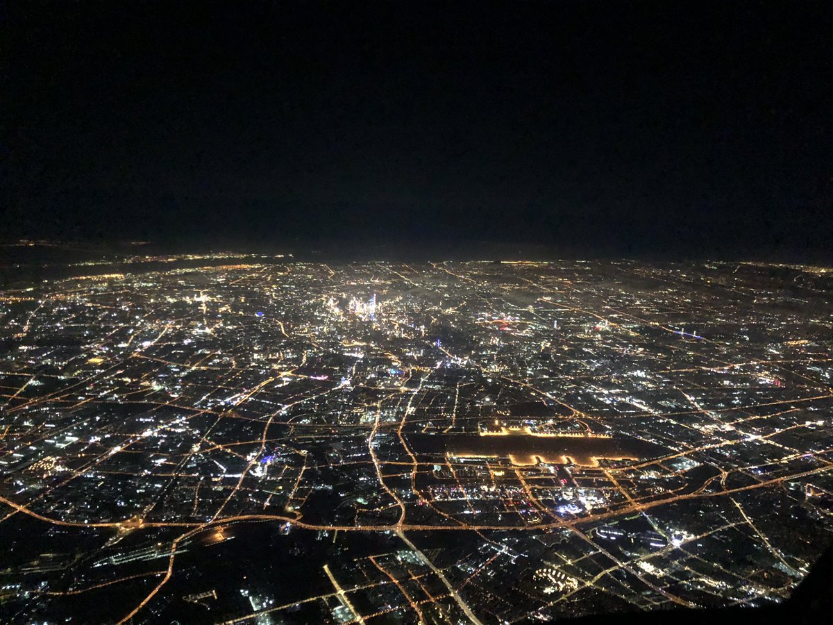 Ale_Savina's tweet photo. Beautiful #Shangai from around 6000'ft in for an #ILS on 35L, close to the Cargo apron! i miss flying into #China C'mon guys, open up! #AvGeek #FlightDeckMonday #PilotLife #WePilot #B77F #Freighter #Aviation https://t.co/hRMo7Uchwv
