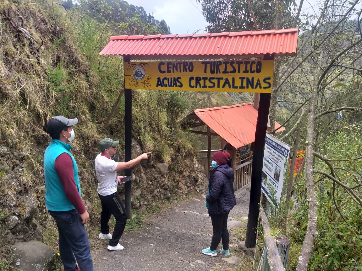 riobamba's tweet photo. El equipo técnico de la Dirección de #Turismo del @MuniRiobamba en coordinación con el @MinturZonal3  realizaron la visita técnica, al centro turístico Aguas Cristalinas, de la parroquia Pungalá, con el objetivo de aprobar la categorización para su registro turístico. https://t.co/rNyOYSA9qS
