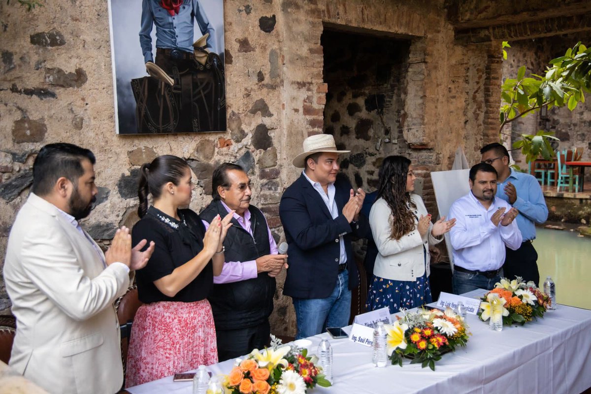 PartidaGildardo's tweet photo. Hoy tuve el gusto de ser testigo de la capacitación que hacen cada año los guías de turistas !
En hora buena! https://t.co/gpmllQdzjF