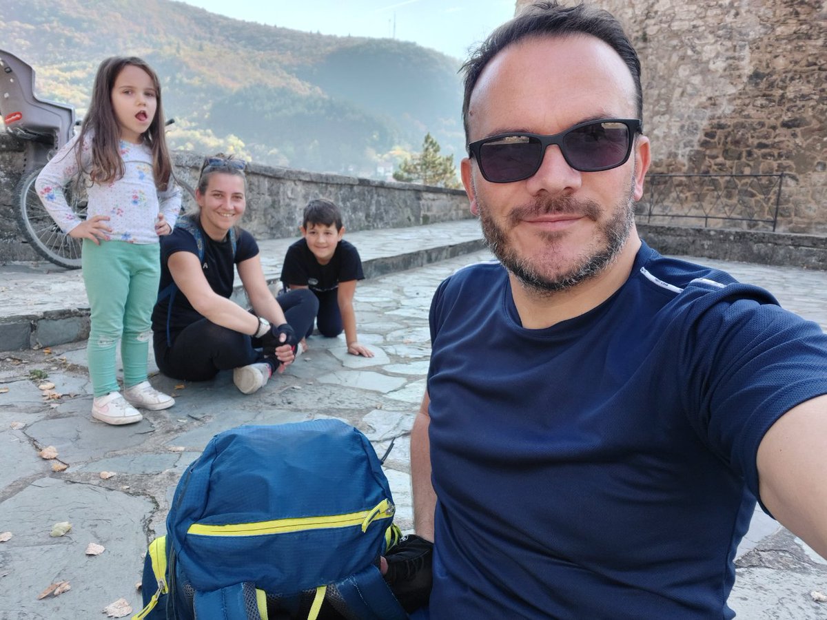 arminaljovic's tweet photo. Nas četvero smo, za dva dana, prešli oko 100 kilometara biciklima kroz najljepše dijelove srednje Bosne.
#bicikl #travnik #turbe #donjivakuf #jajce https://t.co/yxmN5fbwi5