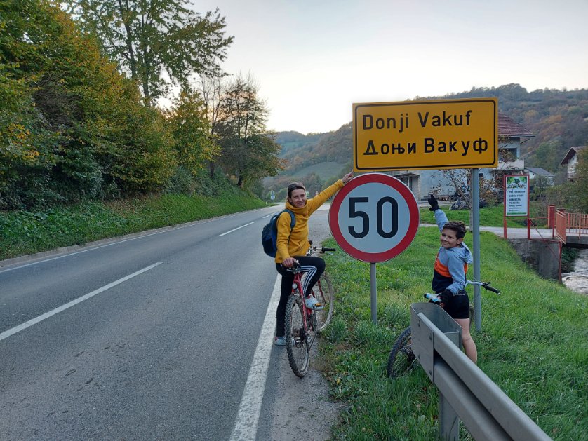 arminaljovic's tweet photo. Nas četvero smo, za dva dana, prešli oko 100 kilometara biciklima kroz najljepše dijelove srednje Bosne.
#bicikl #travnik #turbe #donjivakuf #jajce https://t.co/yxmN5fbwi5