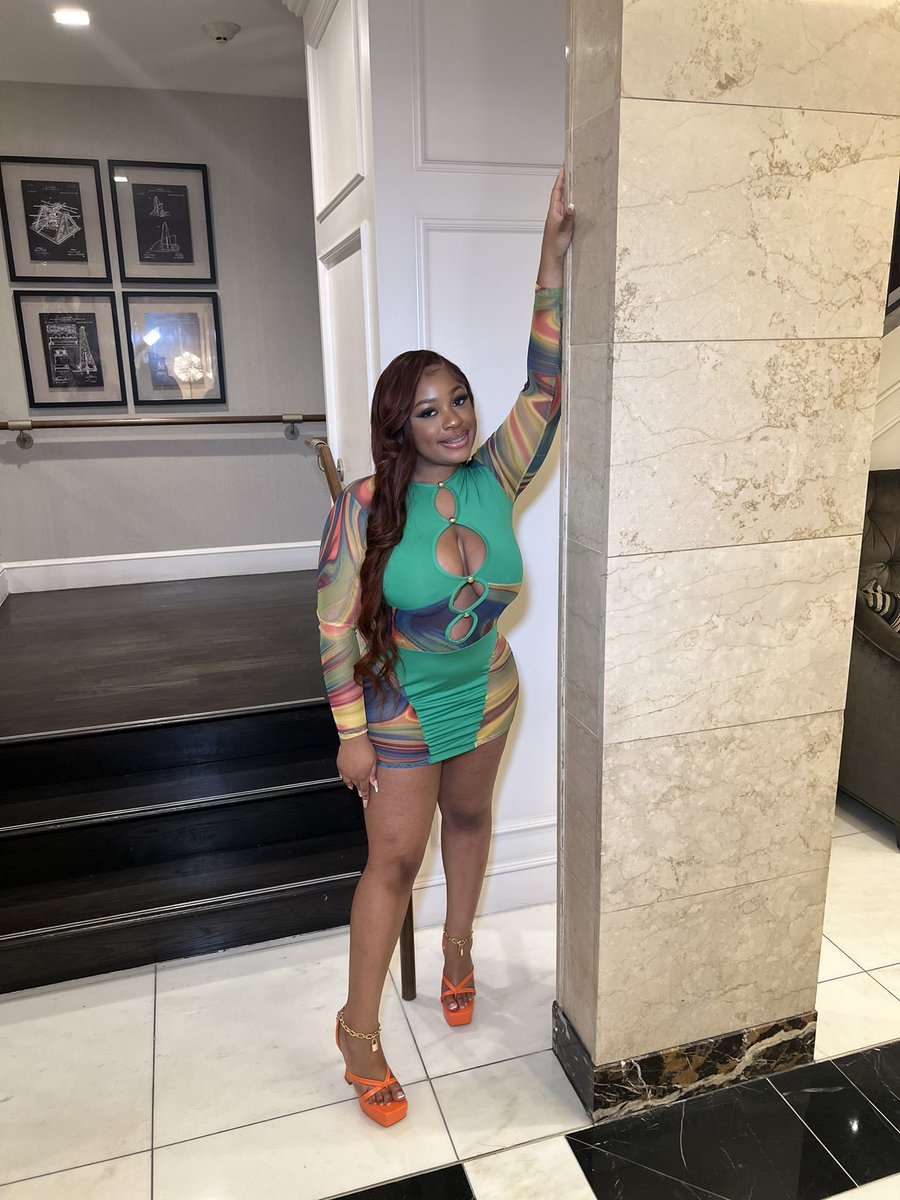 _PrettyDimpless's tweet photo. Cause I never post my pics on here . 😽😽 https://t.co/38HD7nQEhh