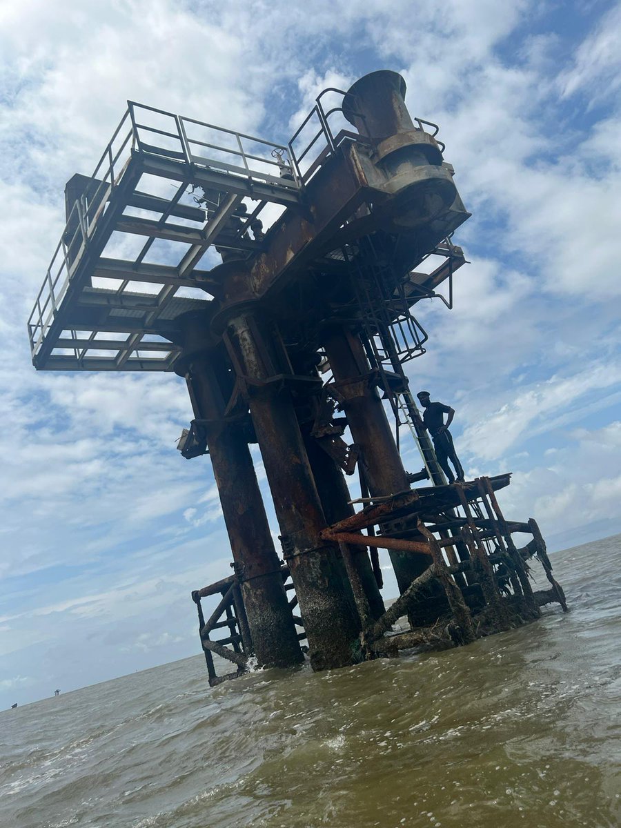 BalaWunti's tweet photo. NAPIMS, led by the GM Joint Ventures Mr. Zakariya, were in the field to inspect a major illegal connection on the Forcados export line that was reported by one of our private security contractors, Tantita. https://t.co/YmuDBNYL9E
