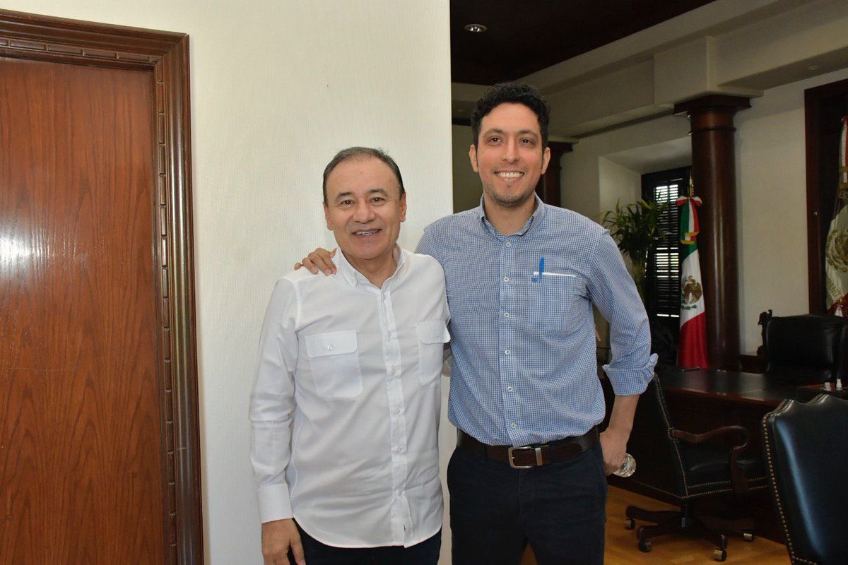 AlfonsoDurazo's tweet photo. Saludé a mi estimadísimo Pablo Taddei, joven con una extraordinaria trayectoria académica y quien será el encargado de la dirección general de LitioMx, designado por nuestro presidente @LopezObrador_. 

#TierraDeOportunidades 
#APasoFirme https://t.co/SUsr31heOj