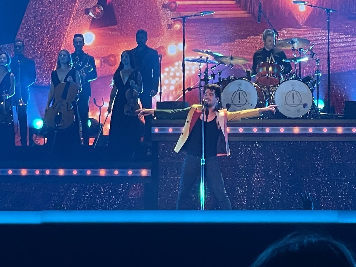 ndhardisty's tweet image. I’m still reeling from this experience. Thank you @PanicAtTheDisco for an amazing show. Thank you @FilbertHazell for coming out from Florida to go to the show with me. Thank you to all the Vros we interacted with that made the experience so damn special #vrocrew #houseofmemories