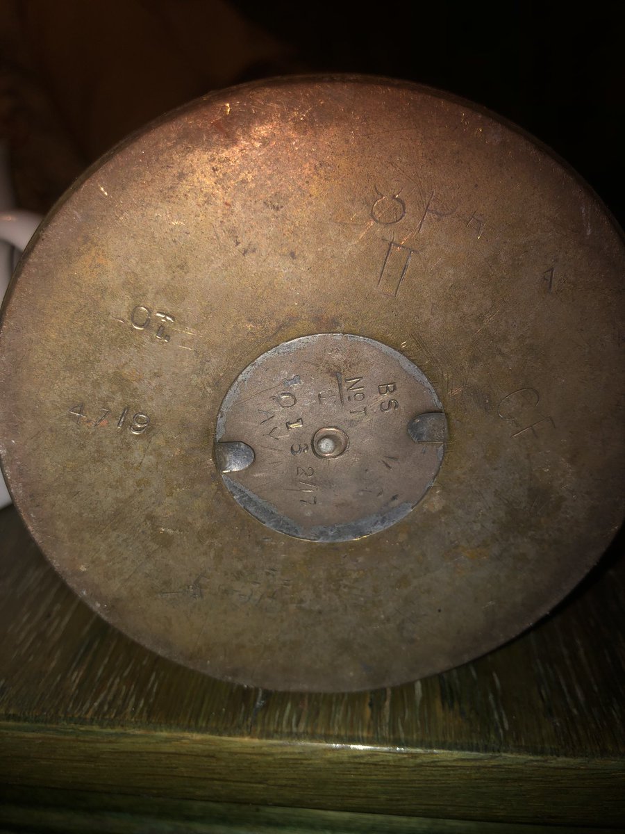 History_HLC's tweet photo. Identify this shell - #WW1 or #WWII #AA #artillery ? @sommecourt @WeHaveWaysPod @I_W_M https://t.co/PTsL1SIF2J