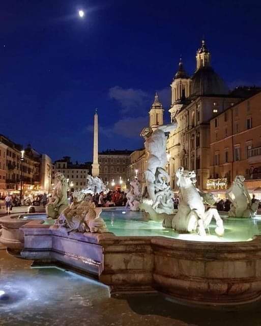 📚Did You know?Piazza Navona with its breathtaking Four River fountain made by Bernini is a square of artists?Every year,artists from all over the world come to this place to play music,paint or act under the open sky #visititalyofficial #italy #travel #Rome #italytourisam