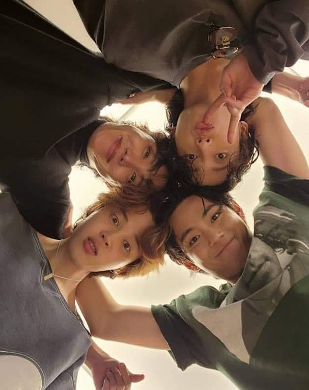 a_meliybts's tweet photo. I'm voting for BTS (@BTS_twt) for Favorite Pop Duo or Group at the #AMAs2022 https://t.co/hQSkqexopq