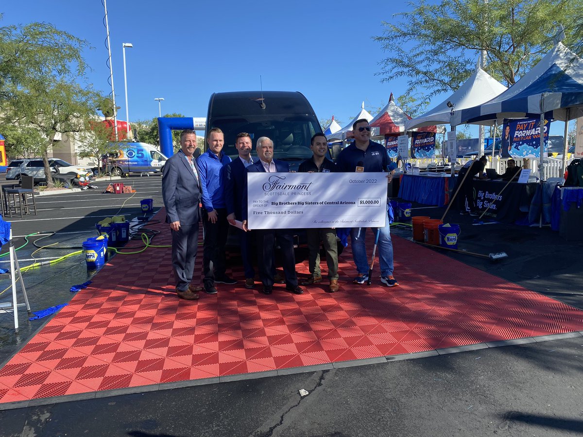 bbbsaz's tweet photo. Thank you @fairmontscotsdl your support! Was good seeing you at Paul’s Car Wash this morning 🧡 #paulspifcarwash #pcw2022 #bbbsaz #arizonasfamily https://t.co/BWCWlEFMWx
