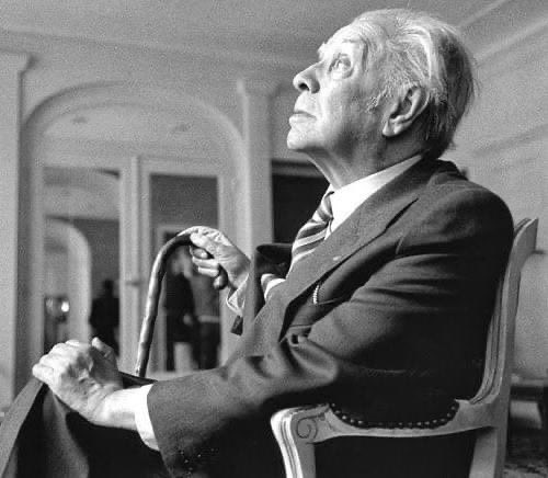 «Uno tendría que amar también las desdichas, los fracasos, las soledades. Es como el material para el poeta sin el cual él no podría componer».

#JorgeLuisBorges ✍️
