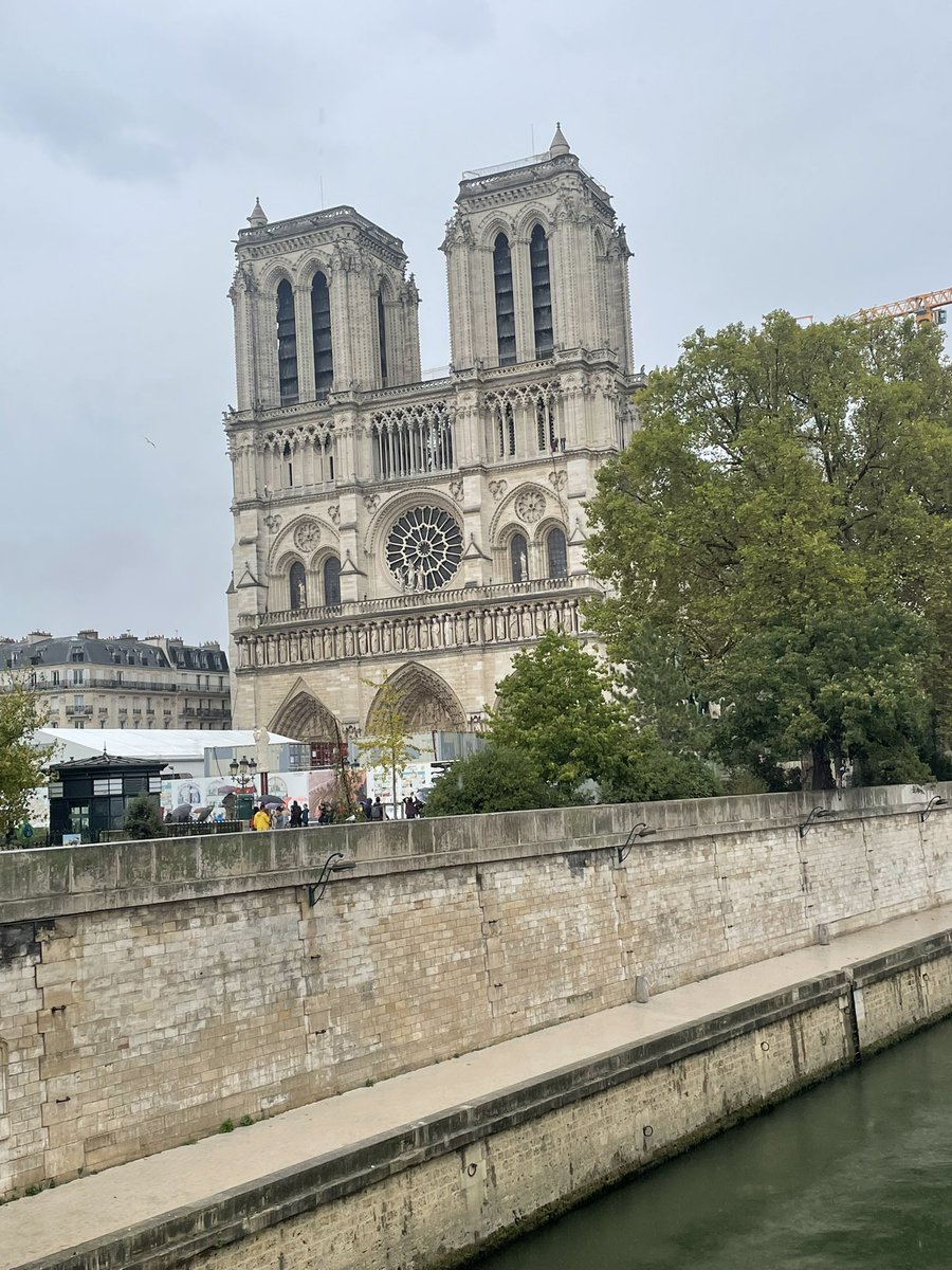 KimberKGTTU's tweet photo. Lots of walking, lots of rain, and lots of amazing sites! Too many pics to post; so, here are the highlights. https://t.co/lo4fd4qhge