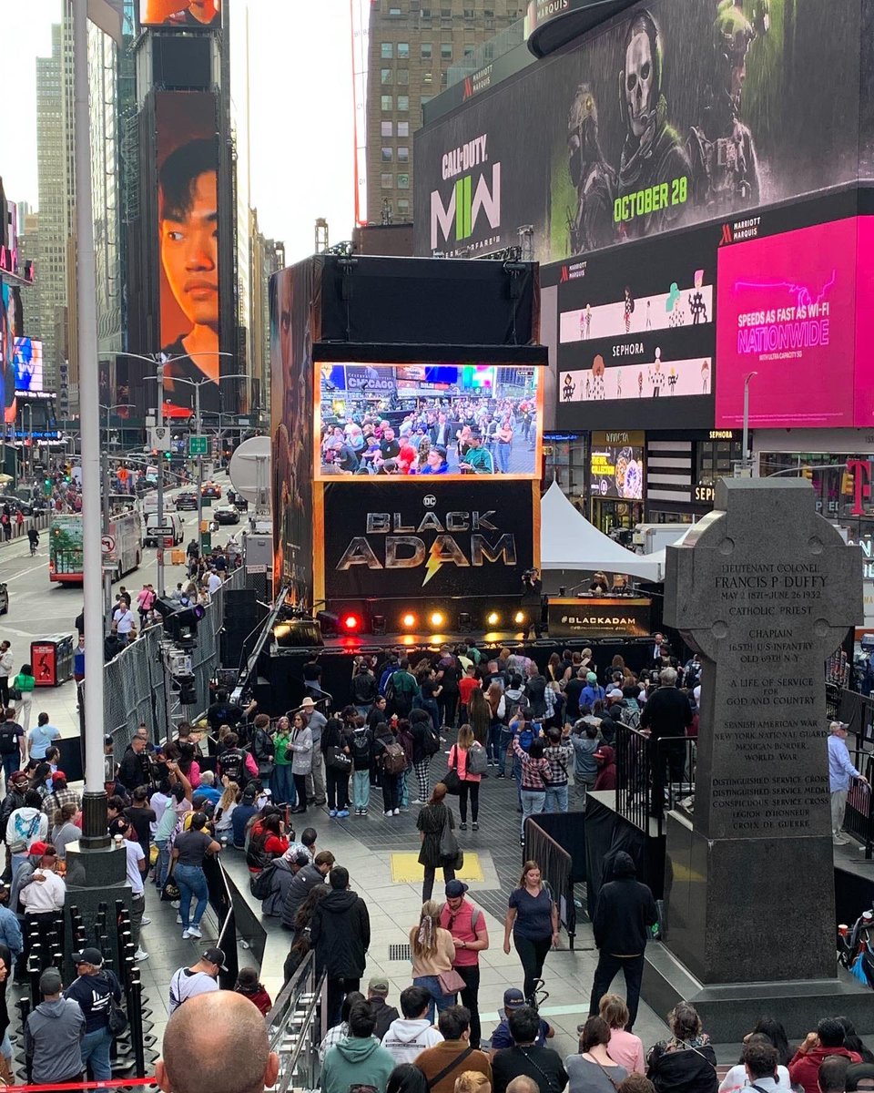 TAG_Live tweet media