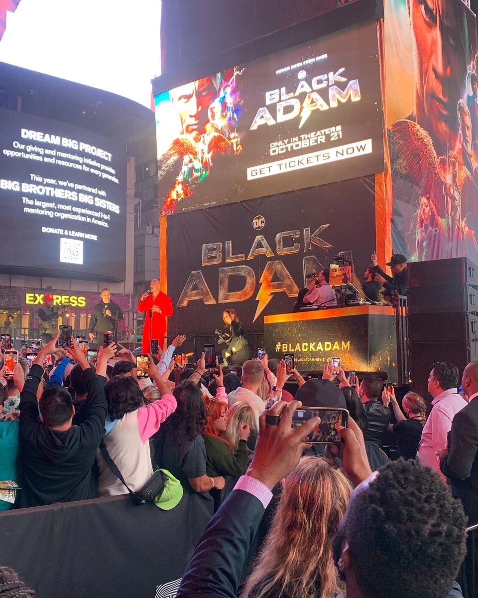 TAG_Live tweet media