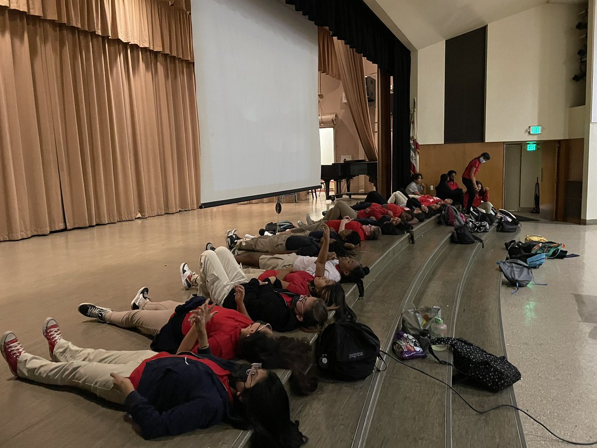 WmsWolveslb's tweet photo. Introducing Mindful Mondays in the auditorium! Come by every Monday during lunch to relax, check in with yourself, and learn about mindfulness. Today we had our 6th graders doing a chocolate mediation! https://t.co/yHP9KciihV