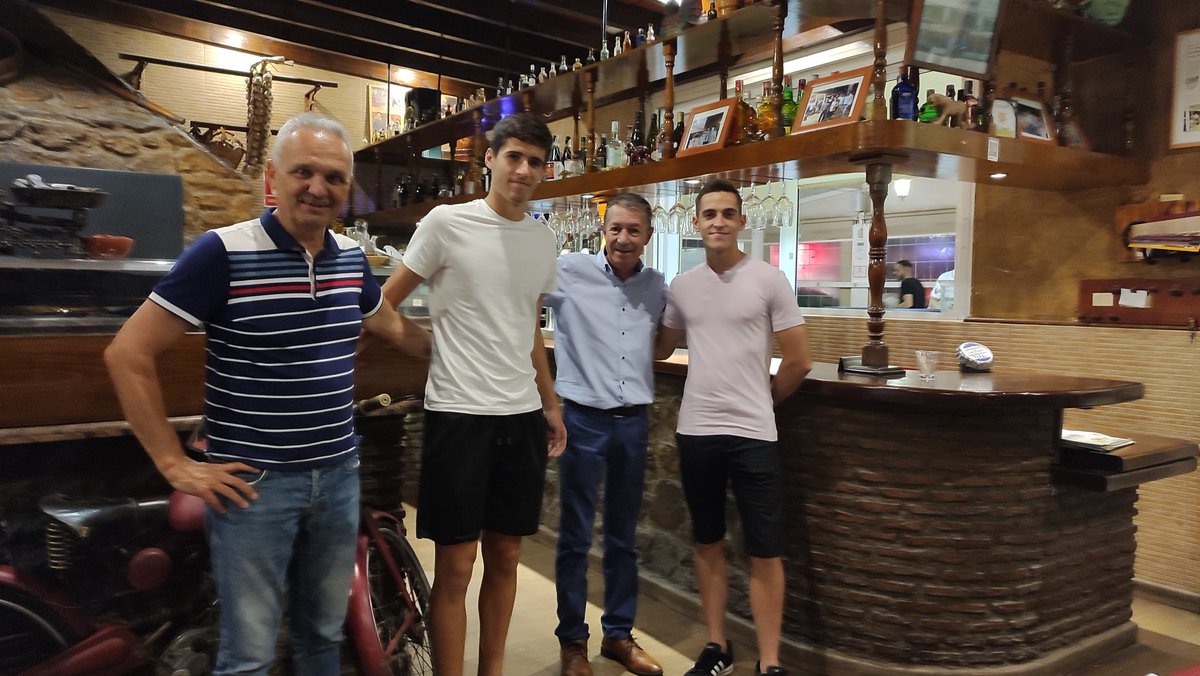 Esta noche hemos pasado un buen rato de radio en buena compañía en Pizzería Guzzi con <a href="/Pablocheca8/">Pablo Checa</a> y <a href="/EnriqueVT3/">Kike Vargas</a> y si te lo has perdido búscanos en iVoox