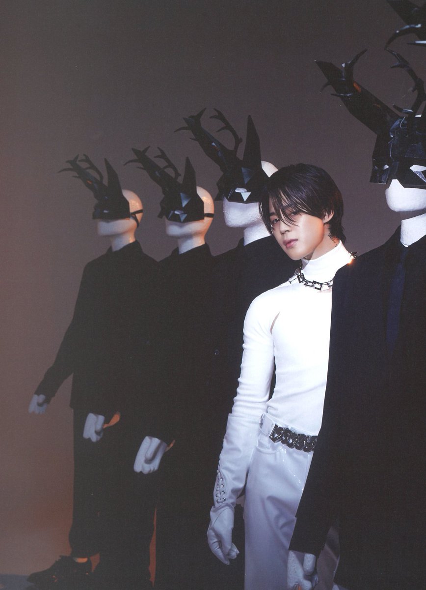 Ederlin0417's tweet photo. — 📸 Imágenes de #JIMIN para su Photo Folio “Me Myself, and Jimin ‘ID : Chaos’’ | @BTS_twt https://t.co/OW45uBSOom
