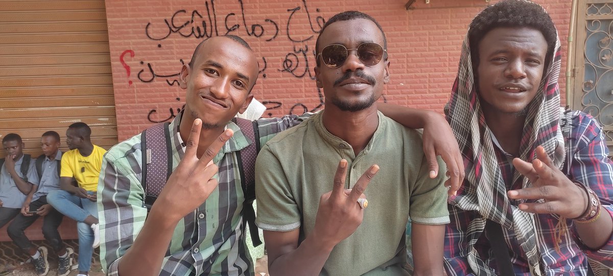 AwabSal87269786's tweet photo. #المحكمة_17اكتوبر 
✊🏿 https://t.co/Huwb3FqIuQ