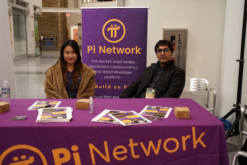 PiNewsMedia's tweet photo. 🥇 PI Network is a leader belonging to the mobile! No one can surpass it so far.

🏆 Hey, buddy, do you think Pi has any hope of surpassing the mainstream blockchain network when it goes live on the main network

#PiNetwork #PiNews @PiCoreTeam https://t.co/T8zIVB66RC