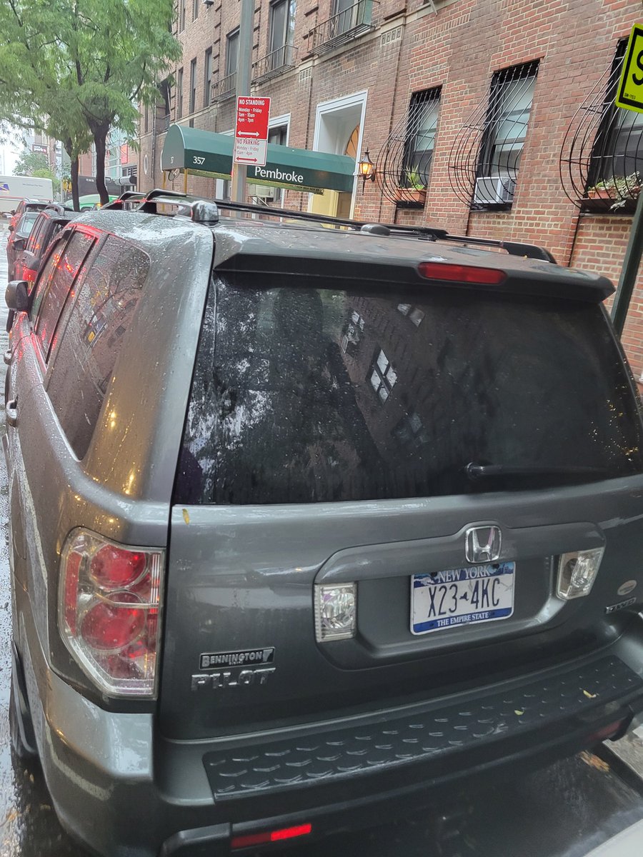 placardabuse's tweet photo. Have a #ToyBadge, a @sbanypd "courtesy" card, a tattered @NYPDnews business card, and some "BLUE LIVES MATTER" thing?

Go ahead and park illegally in a No Standing zone.

You can openly break the law if you profess your loyalty to the @NYPDnews.

#CultureOfCorruption https://t.co/QCvDfTeGgt