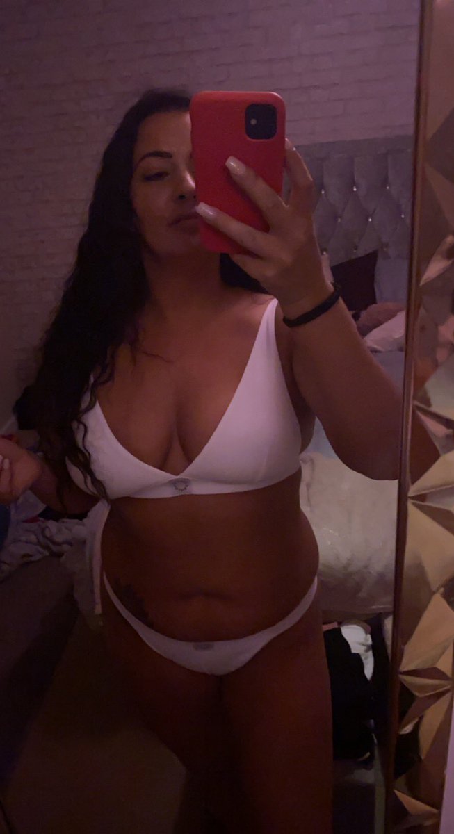 mila915008461's tweet photo. Getting ready for bed #sleepy #longday #feelingcute #onlyfansbabe #onlyfansgirl #dailyuploads #requeststaken #freetrial #freesubscription #7daysmagicmoment https://t.co/ZyALT8ZlCS https://t.co/u7VVzYyR3g