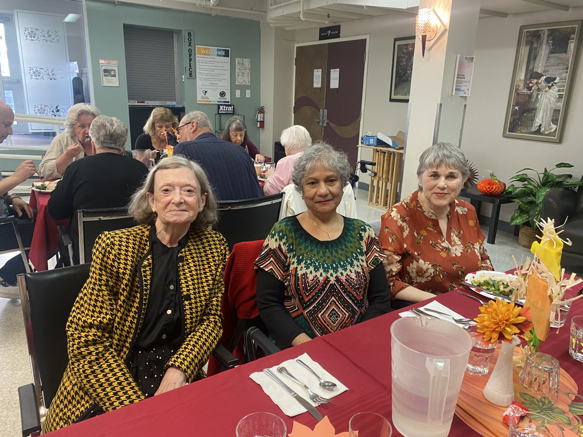 Thank you to everyone that came to our #Thanksgiving  Lunch last Friday! It was such a fun afternoon with delicious food and lots of great company. A special thank you goes to Alice for her beautiful singing and Augustine for his skillful piano playing!

#lunch #food #seniors