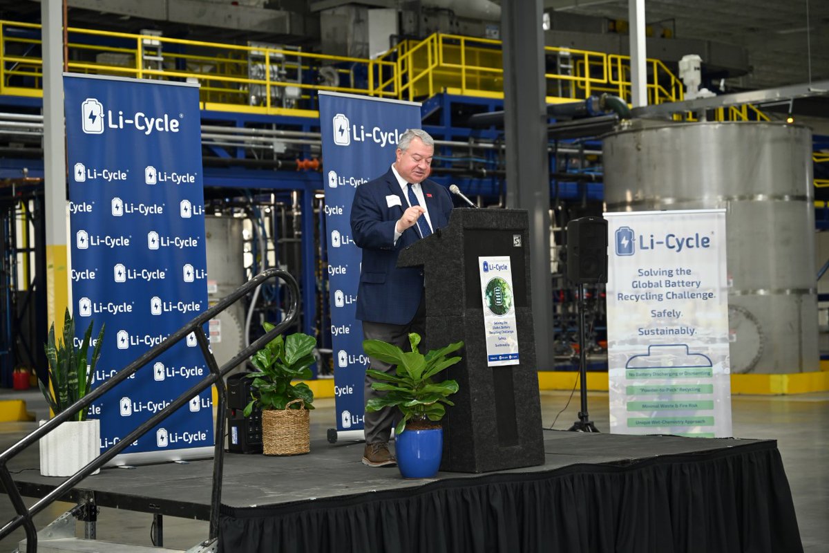 MadeinAL's tweet photo. 💥NEWS FLASH: Li-Cycle opens lithium-ion battery recycling facility in Alabama as region's EV manufacturing sector revs up

➡️https://t.co/83Imsraxh8 https://t.co/iYyTCmiUHd