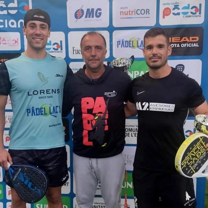 Los almanseños JJ Matea Adkins y José Román Martínez, Campeones de pádel en la C.V🎾🏆🥇.
La información📰, AQUÍ
👇🏼👇🏼
balonparado.es/los-almansenos…

<a href="/JJMatea/">Mats</a> <a href="/_joserrooman_/">👤Jose Román</a> <a href="/almansatoni/">Toni Almansa</a> <a href="/AlmansaCiudad/">AlmansaCiudad</a> <a href="/Ciclonian/">Ciclonian</a> <a href="/Ivan_Vizcaino/">Iván Vizcaíno Múgica</a> <a href="/joseazulgrana22/">Jose Manuel Garcia Garcia</a> <a href="/ColladoOCR/">Alberto Collado</a>