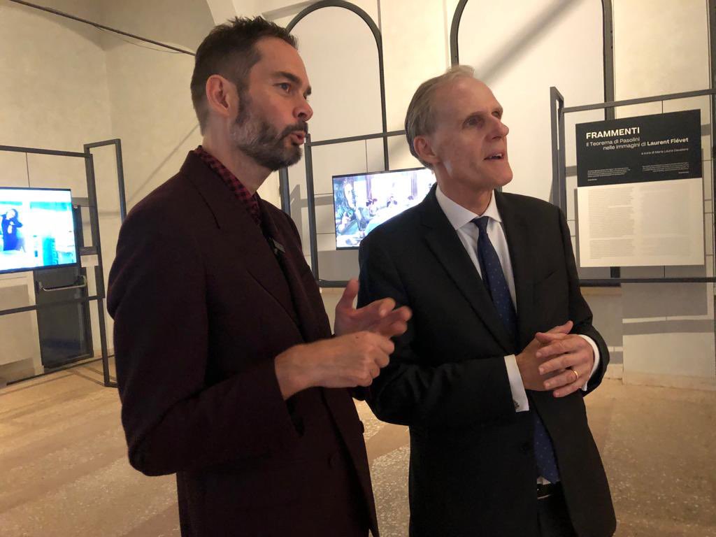 chr_masset's tweet photo. #Rome
Première exposition d’art contemporain au #Palatin
dans les jardins farnésiens
par le vidéaste 🇫🇷 Laurent Fiévet
Conjugaison du film Théorème de Pasolini avec les peintures du Caravage
La grande bellezza ! https://t.co/jkz9psGFV5