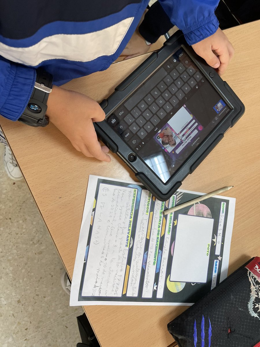 Hablandoennubes's tweet photo. Nuestro alumnado ha investigado por qué solo un 11% de las personas astronautas son mujeres. Han buscado información en sus ordenadores #edixgal para crear con #keynote unos carteles en los que presentar 15 “mulleres espaciais e especiais” 👉🏻 https://t.co/3sT3I1407J