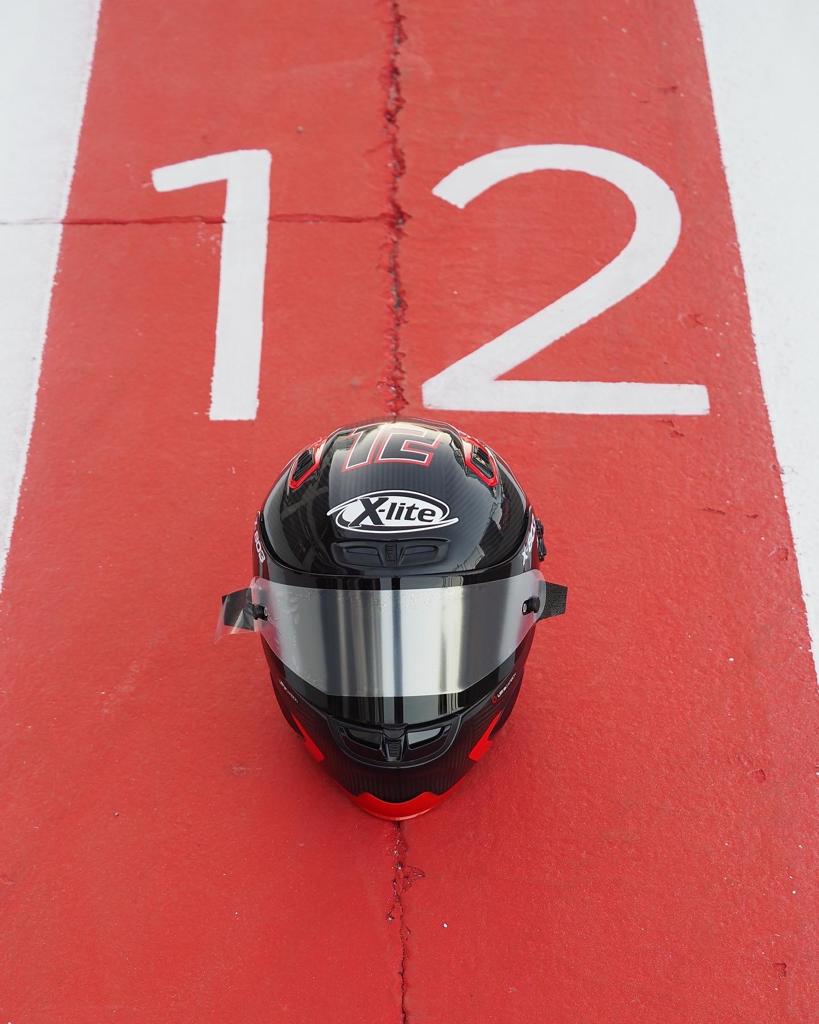 CescObiol12's tweet photo. 🏁NUEVA semana de carreras en @cizuera y🫶🏻 NUEVO casco #xlite
😍¿Os gusta? A mi me encanta.
✅Diseño y confort a la vez.
Muchas gracias @nolan_group y @obiOneX por vuestro apoyo y servicio durante toda la temporada.
📸 @fbiset
#cesc12 #nolangroup https://t.co/7HL2TjFZ11