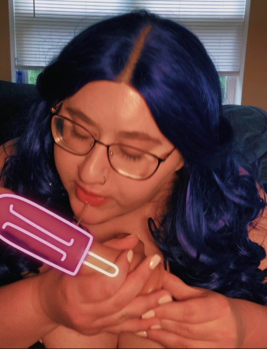 🌊Month Long Trial🌊access to 600+ pics and 30+ vids🌊daily posts🌊solo pics+vids🌊B/G, G/G, and group content🌊fetish