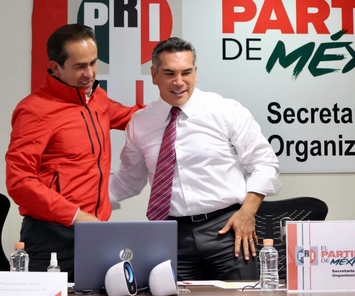 DavidCasBer's tweet photo. @PRI_Nacional @alitomorenoc Este doblé discurso más la traición no se olvida menos se perdona y en tú casó cómo el de muchos @GPPRIDiputados así como los del senado qué respaldaron las ideas del @GobiernoMX y de @lopezobrador_ ya son vendidos más de este gobierno @eruviel_avila @manuelanorve cinismo total https://t.co/Bflfx3wFW8