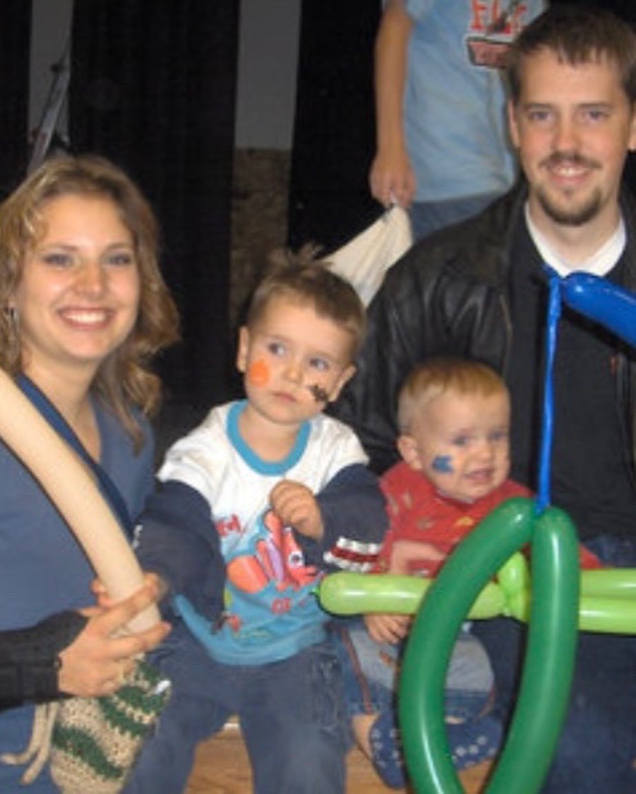 GruesomeandU's tweet photo. Episode 16 out now!
Susan Powell’s husband Josh takes their two boys camping in the middle of the night while it was in the dead of winter but when they return Susan is nowhere to be found.
#truecrime #truecrimepodcast #susanpowell #gruesomeandunnatural https://t.co/fE4hWm9uk5