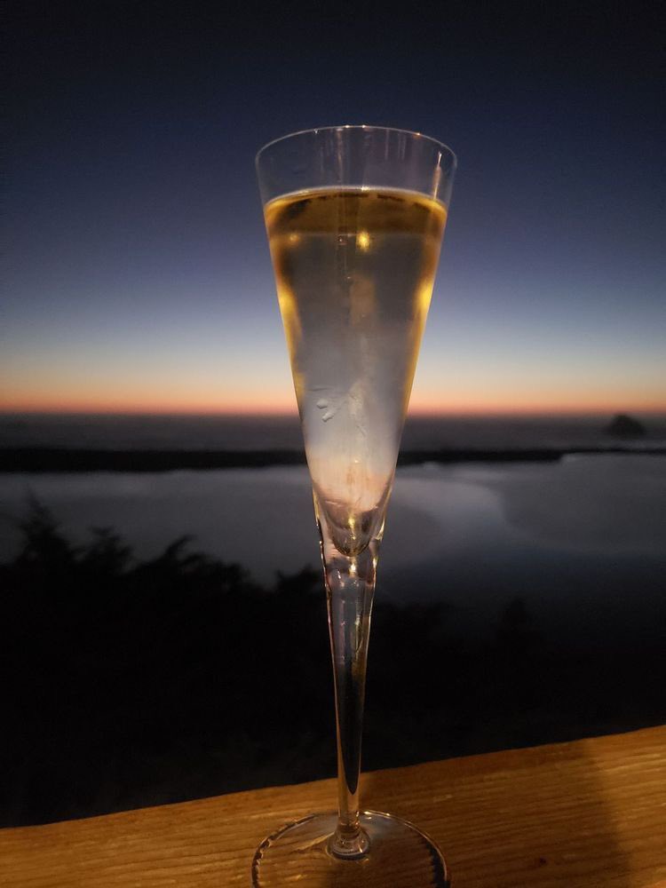 RiversEndJenner's tweet photo. Cheers to an evening in Jenner 🥂 and two cheers for a recent River's End feature by Travel Lens! 

“You can't put a price on the views from River's End Restaurant &amp; Inn." 🤍 read more here: https://t.co/gEyjW5SFsN https://t.co/3xly6uRdw6