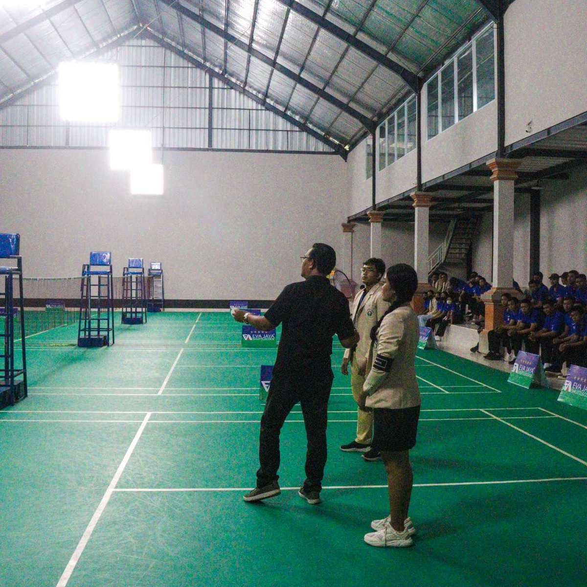 MandiriPNB's tweet photo. Menumbuhkan Sportifitas dan Persahabatan Antar Atlet Melalui PNB Badminton Cup XVI 

Halo Sobat Mandiri! 

Sabtu, (15/10/2022) telah terlaksana acara Pembukaan PNB Badminton Cup XVI 2022 oleh UKM Bulutangkis KBM PNB. Pembukaan ini dilaksanakan di Gor. Aura Badminton Hall. https://t.co/ALXswFbT7f