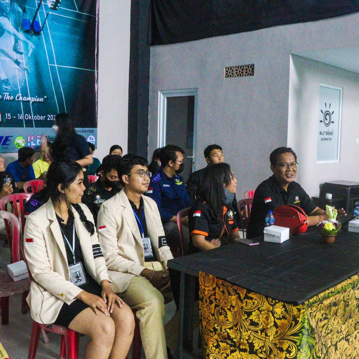 MandiriPNB's tweet photo. Menumbuhkan Sportifitas dan Persahabatan Antar Atlet Melalui PNB Badminton Cup XVI 

Halo Sobat Mandiri! 

Sabtu, (15/10/2022) telah terlaksana acara Pembukaan PNB Badminton Cup XVI 2022 oleh UKM Bulutangkis KBM PNB. Pembukaan ini dilaksanakan di Gor. Aura Badminton Hall. https://t.co/ALXswFbT7f