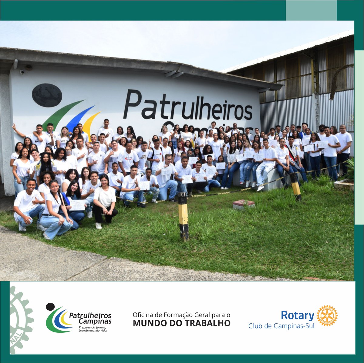 Patrulheiroscps's tweet photo. O Patrulheiros realizou neste sábado (15) de outubro a Solenidade das turmas 14ª, 15ª e 16ª da "Oficina de Formação Geral para o Mundo do Trabalho".
A cerimônia contou com a presença de familiares dos adolescentes e do homenageado o Excelentíssimo Prefeito Dário Saadi. 👪#patru https://t.co/2OGX6t3x1Y